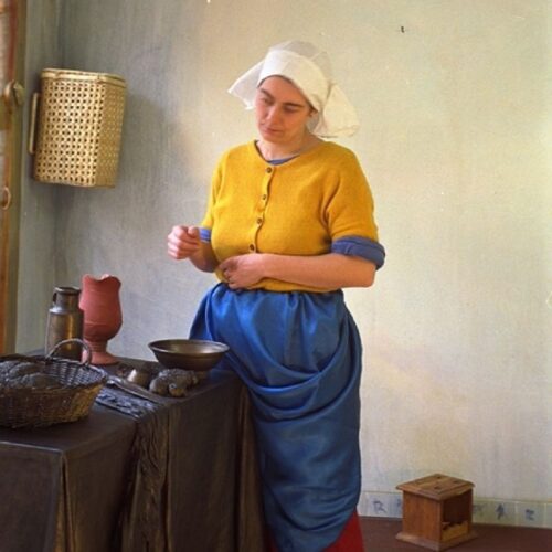 melkmeisje afwachtend 28 x 33 melkmeisje afwachtend 28 x 33